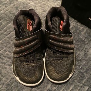 Nike Kyrie 2 kids shoes